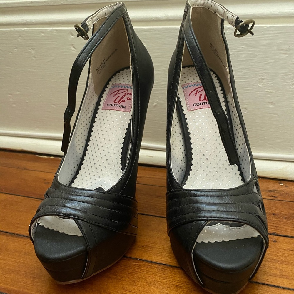 Size 6 sexy vintage style heels